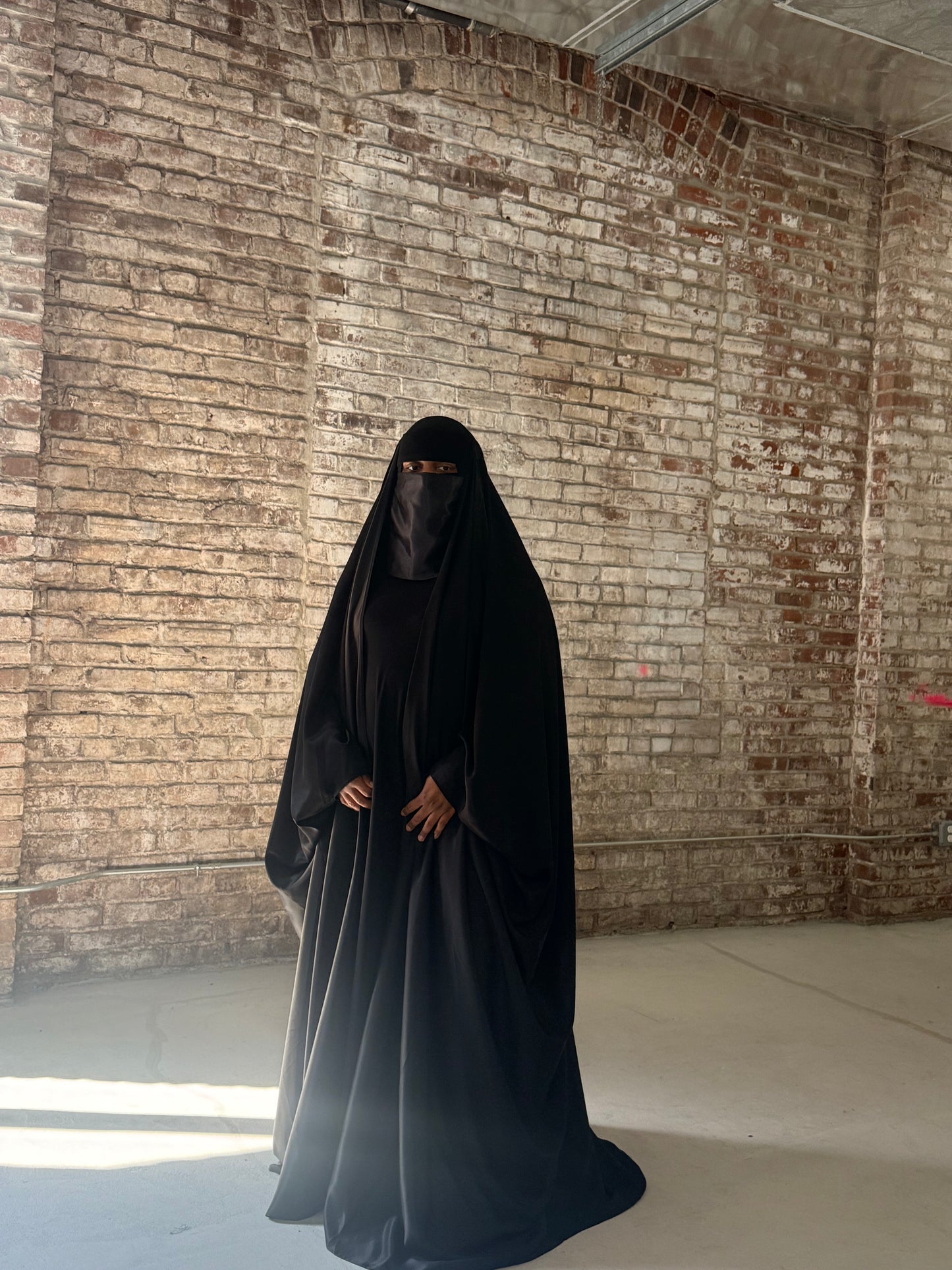 Aysha Open Overhead w/ thumb holes